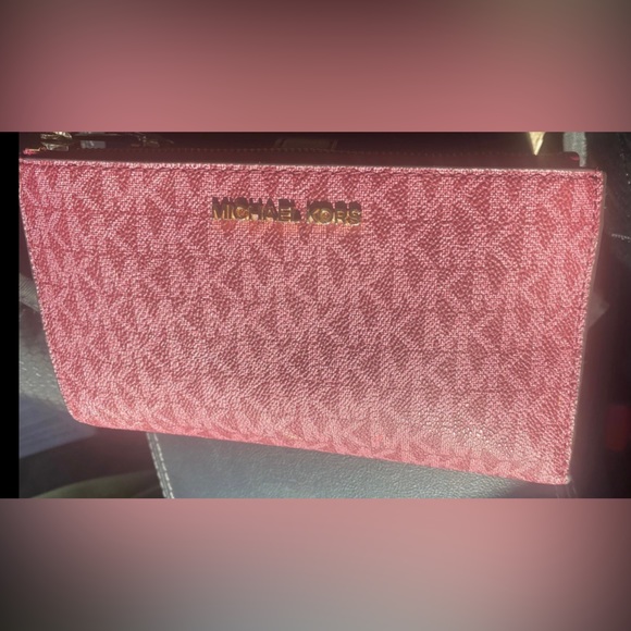 New w/o tags Michael Kors wallet. I just bought it but it’s too big for me. - Picture 2 of 2